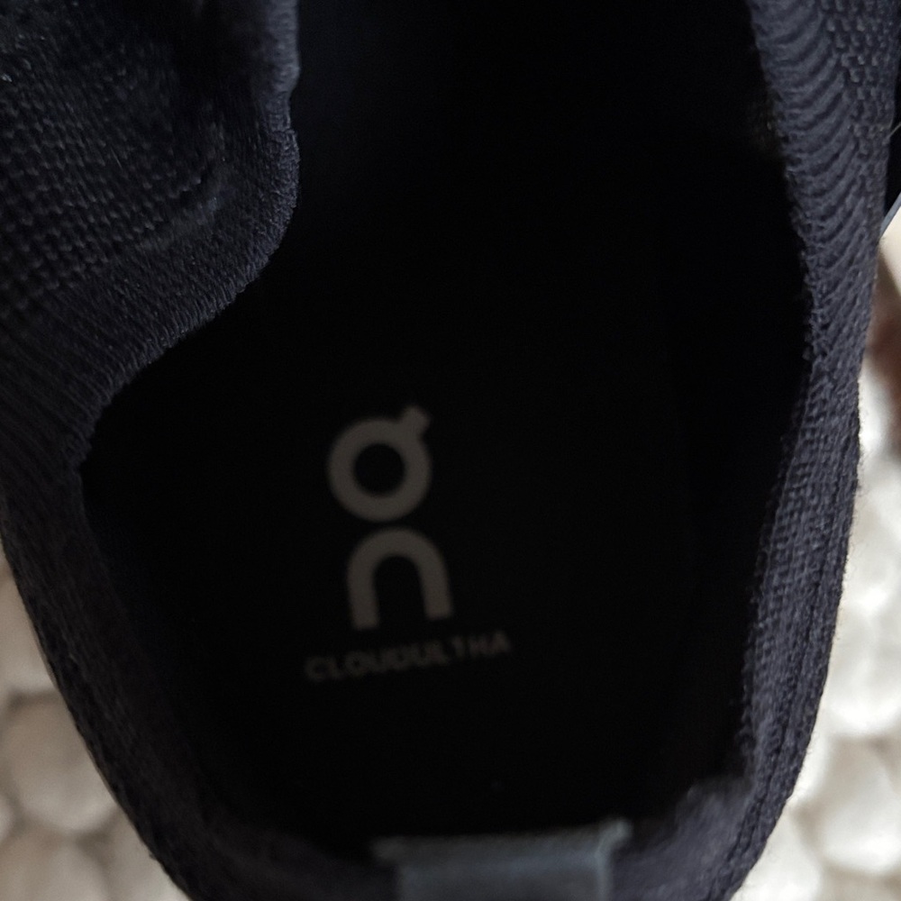 On Running Men's Black and White Athletic Shoes - Picture 6 of 7